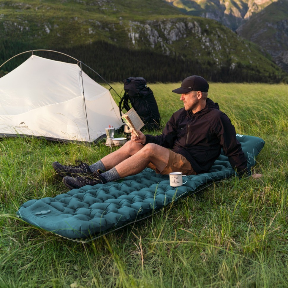 Матрас туристический надувной двухместный Naturehike CNK2550WS019, 200х125х6.5 см, зеленый, для кемпинга с мешком для надува.