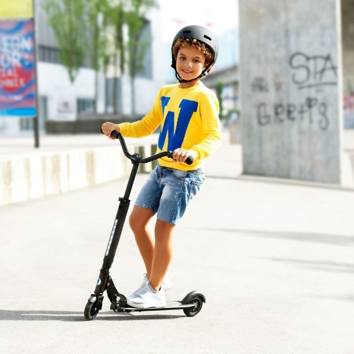 Самокат MICRO серии "Sprite Deluxe" – ЧЕРНЫЙ (до 100 kg, двухколесный, свет)