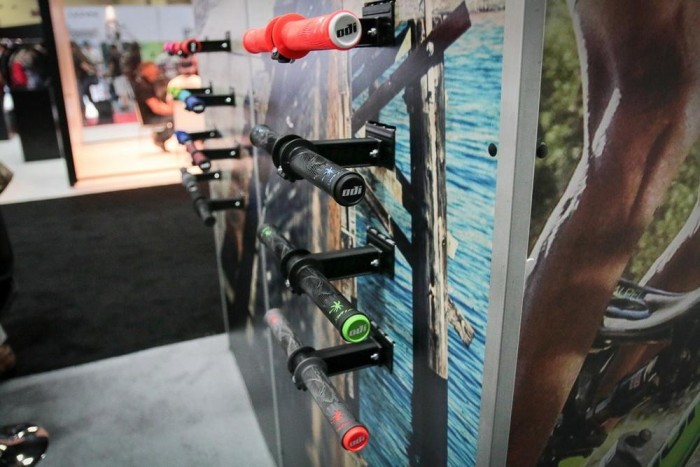 Грипсы ODI Hucker Signature 160mm no Flange Ird Purple