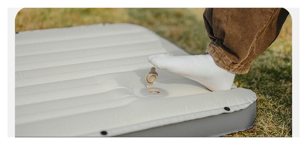 Матрац туристичний надувний одномісний  Naturehike CNK2450WS035, 198х68х9.5 см, білий із вбудованою помпою для надування, укр, укр