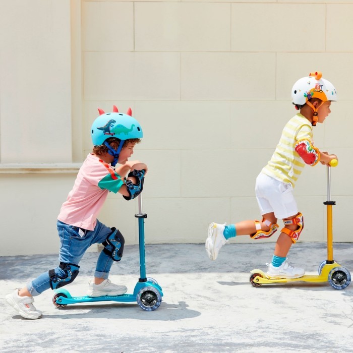 Защитный комплект налокотники и наколенники MICRO - СИНИЙ (лок. 17-21 cm, килк. 25-31 cm, M)