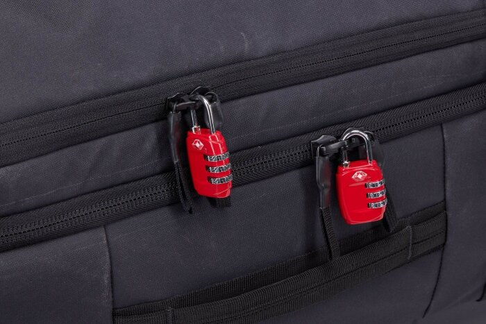 Сумка на колесах Thule Aion Wheeled Duffel 70cm (Black) 3205226 (TH 3205226)