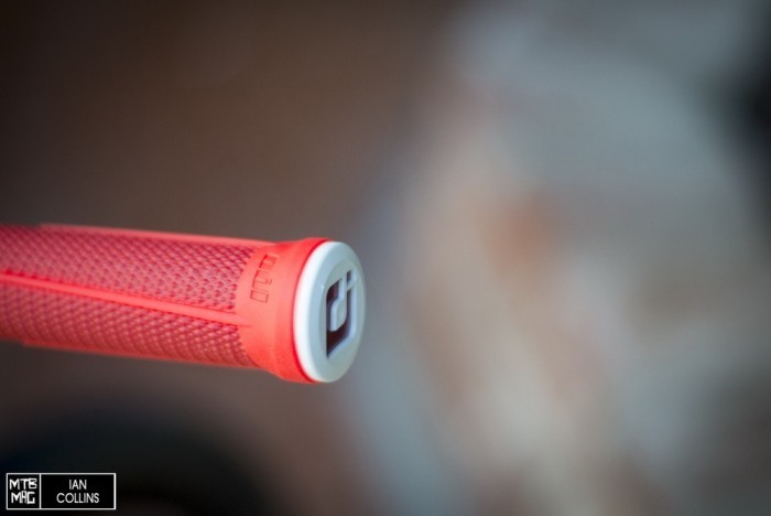 Гріпси ODI AG-1 Signature Black/Graphite w/ Silver clamps (черно - графітові з срібними замками), укр, укр