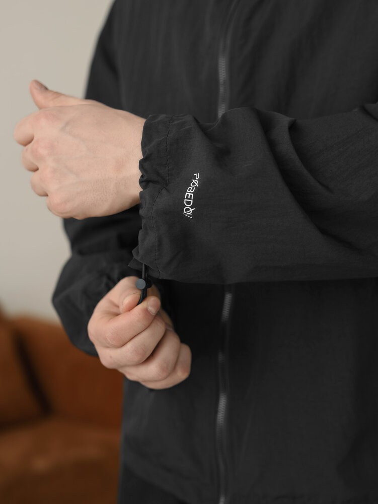 Мужская черная ветровка. Куртка-ветровка демисезонная легкая с карманами Pobedov Neon