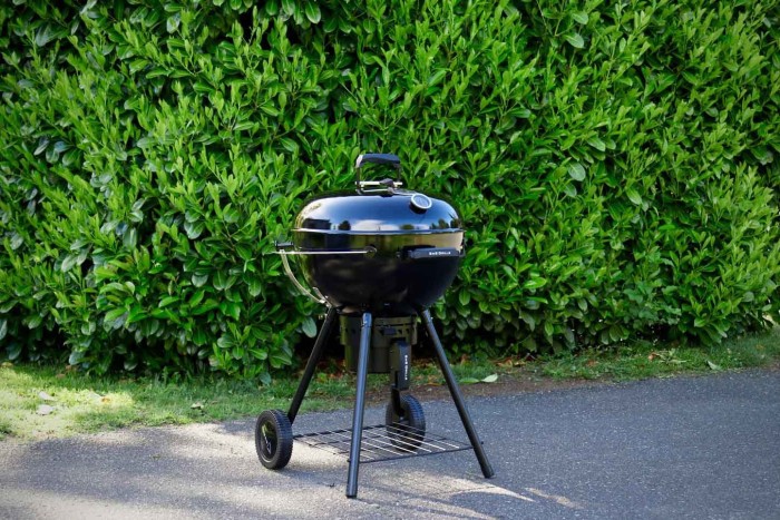 Угольный гриль Slow and Sear Black Edition Kettle Grill 57 см + корзина Deluxe SNS-KET-BK