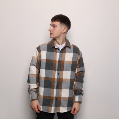 Рубашка в клеточку серо-коричневая. Мужская рубашка Pobedov Tartan в клеточку серо-коричневая