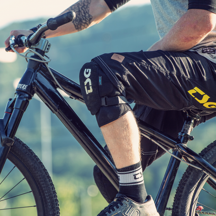 Захист коліна TSG KNEEGUARD TAHOE L S Black (7101211)