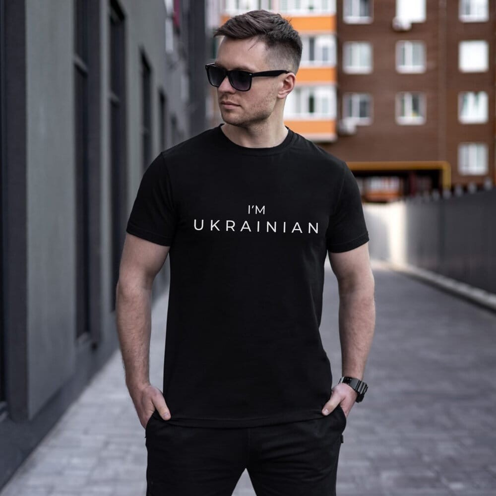 Футболка чоловіча однотонна чорна Pobedov Peremoga - IM UKRAINIAN наклейка біла