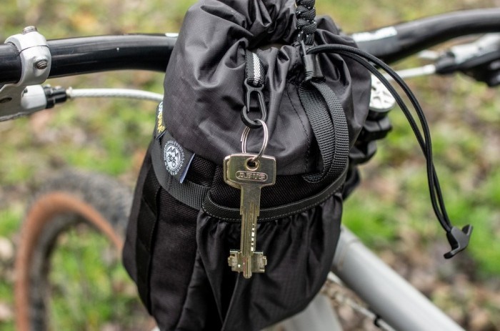 Сумка на руль KasyBag Pocket Pack One hand (кормушка) Total-Black