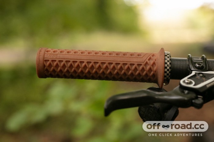 Грипси ODI Vans v2.1 Lock-On MTB Closed End 135mm Graphite/Gray Checker