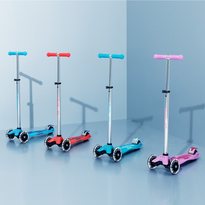 Самокат MICRO серии "Maxi Deluxe Glow LED" – КРАСНАЯ АУРА (до 50 kg, 3-х колесный, свет)