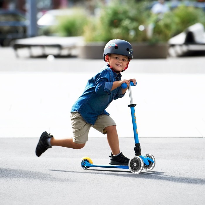 Самокат MICRO серии "Mini Deluxe Foldable LED" – ГОЛУБОЙ ОКЕАН (сложный, до 50 кг (kg), трехколесный, свет)