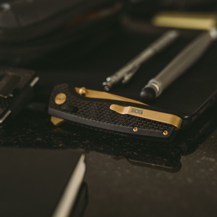Розкладний ніж SOG Terminus XR LTE, Carbon/Gold
