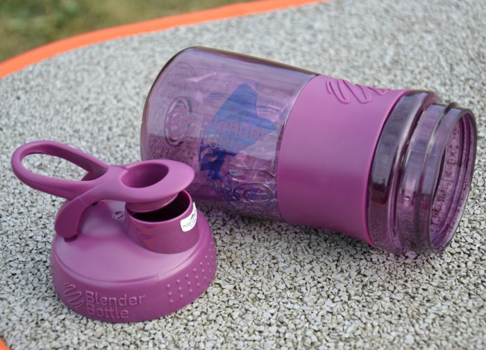 Шейкер спортивний (пляшка) BlenderBottle SportMixer Flip 20oz/590ml Plum