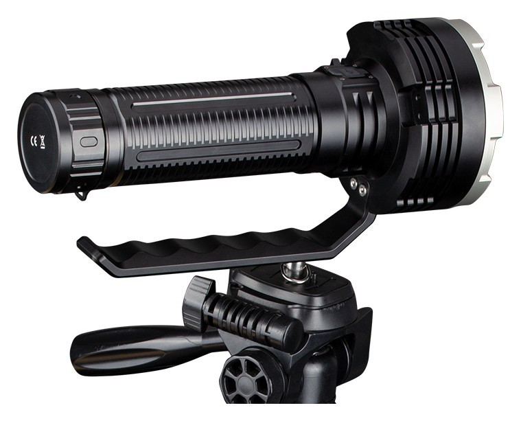 Фонарь ручной Fenix LR80R