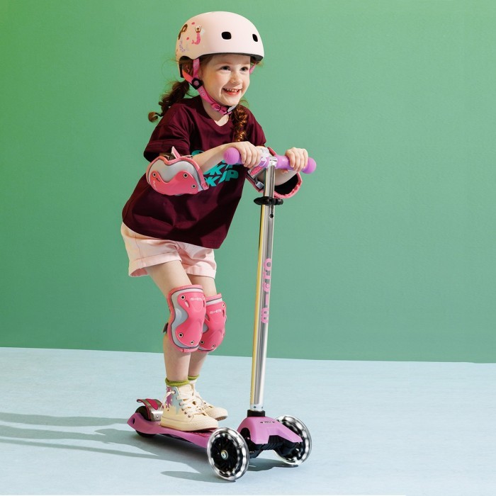 Самокат MICRO серії "Maxi Deluxe Glow LED" – СЯЙНИСТО-ПУРПУРОВИЙ (до 50 kg, 3-х колісний, світло), укр, укр