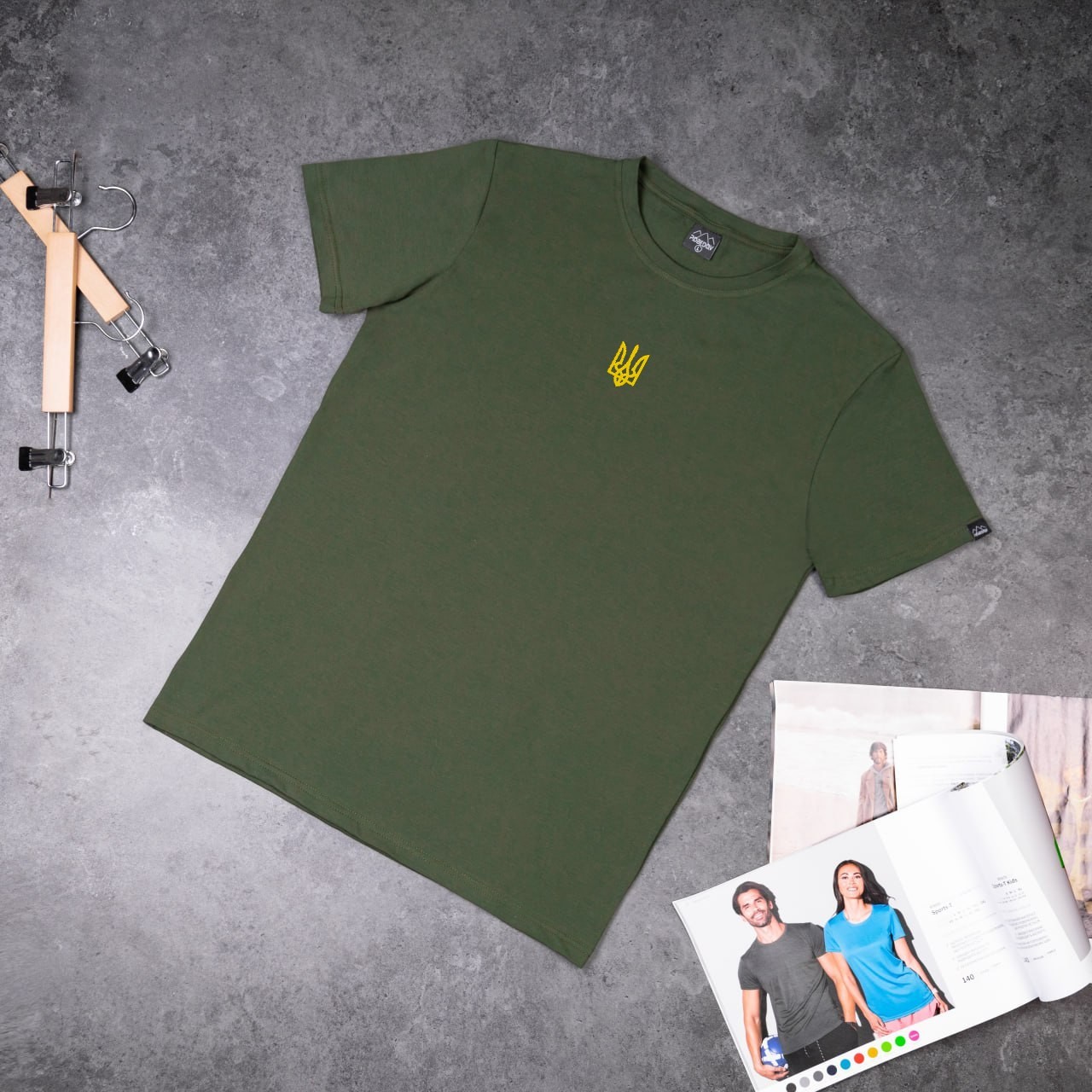 Футболка чоловіча однотонна хакі Pobedov Peremoga - Герб жовта вишивка, укр, укр