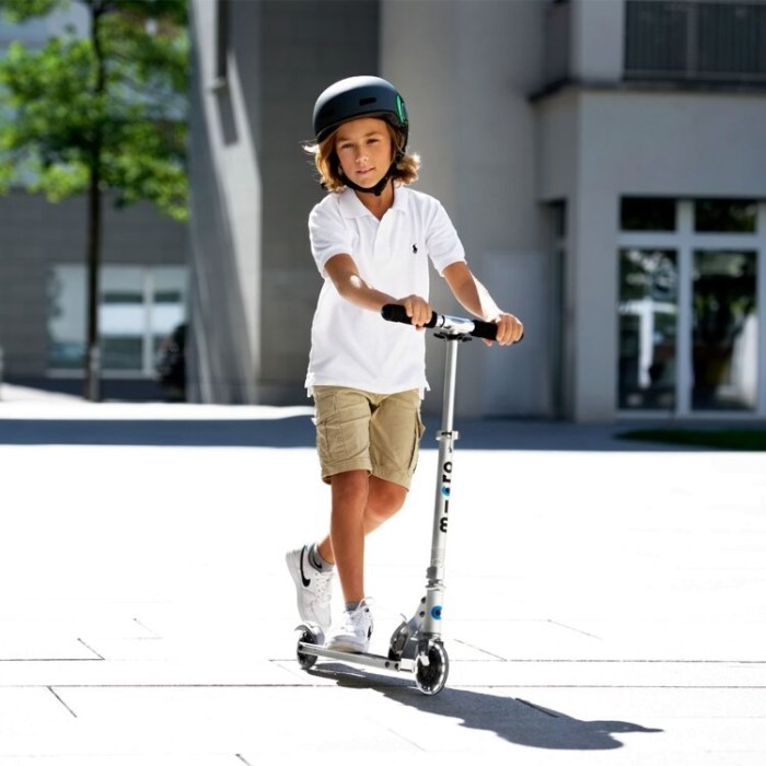 Самокат MICRO серии Sprite LED - Матовый серебристый самокат MICRO серии Sprite LED