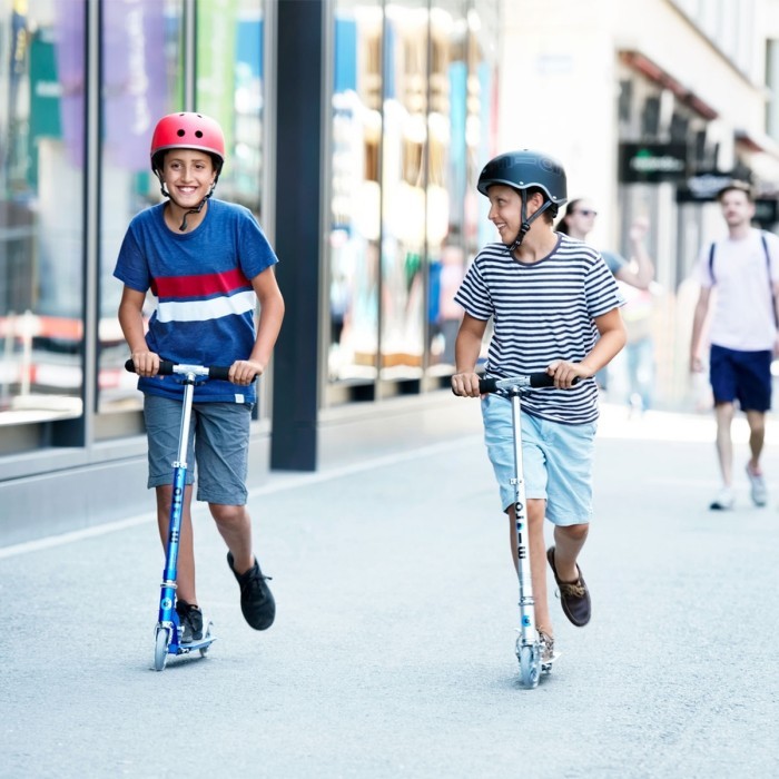 Самокат MICRO серии Sprite LED - Матовый серебристый самокат MICRO серии Sprite LED