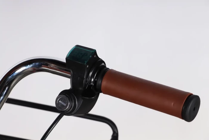 Велосипед уцененный с электроприводом 26