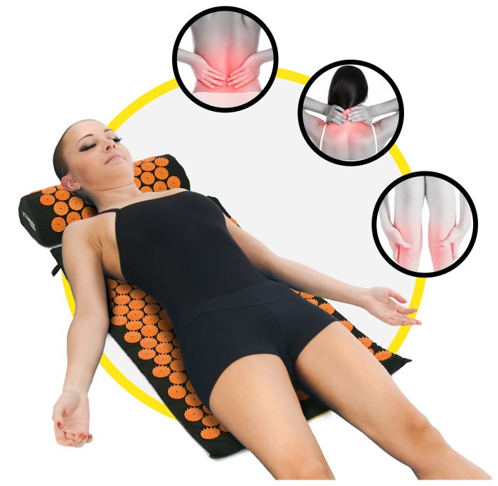 Килимок акупунктурний з валиком Cornix Classic Mat Аплікатор Кузнєцова XR-0111 Black/Orange