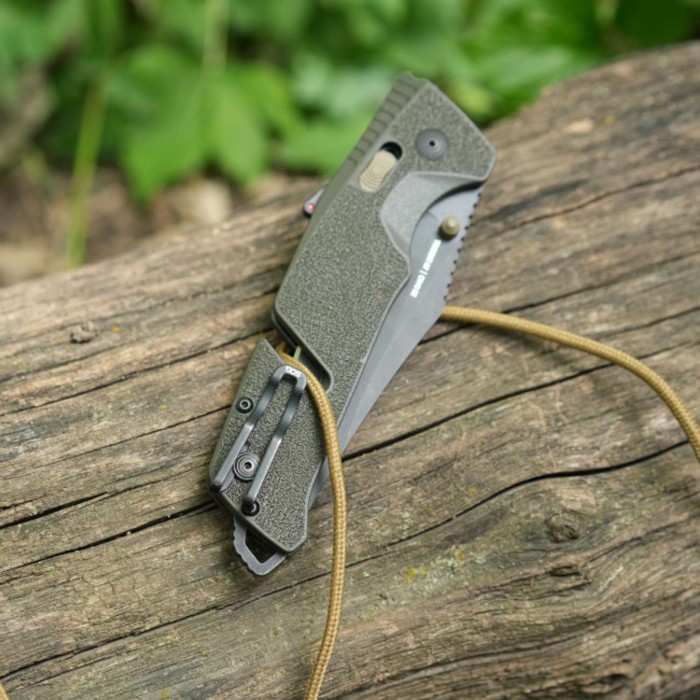 Раскладной нож SOG Trident AT, Olive Drab, Serrated