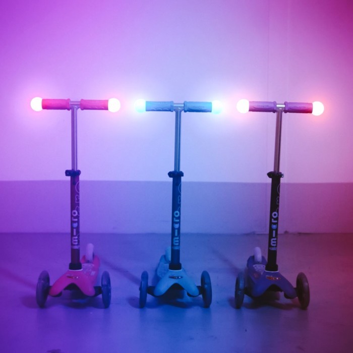 Самокат MICRO серии "Mini Deluxe Magic" – фиолетовый (до 50 kg, трехколесный, свет)