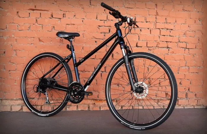 Велосипед жіночий 28" Merida Crossway Lady 100 Glossy Black (2023)