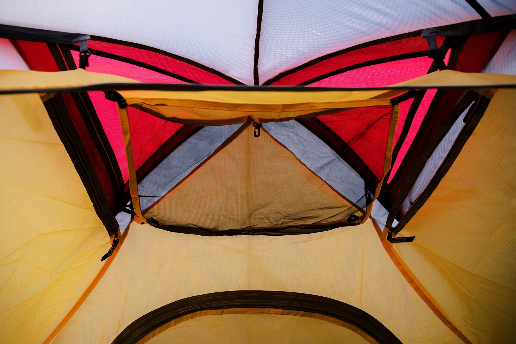 Палатка Tramp ROCK 2 (V2) серая/красная (TRT-027)