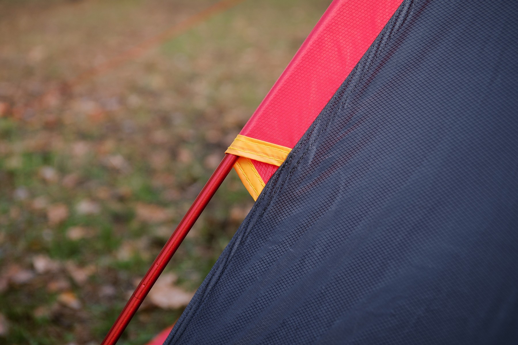 Палатка Tramp ROCK 2 (V2) серая/красная (TRT-027)