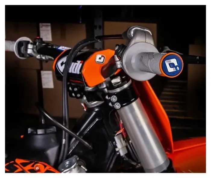 Мото гріпси ODI EMIG PRO MX V2 Lock-On Grip PURPLE/Black