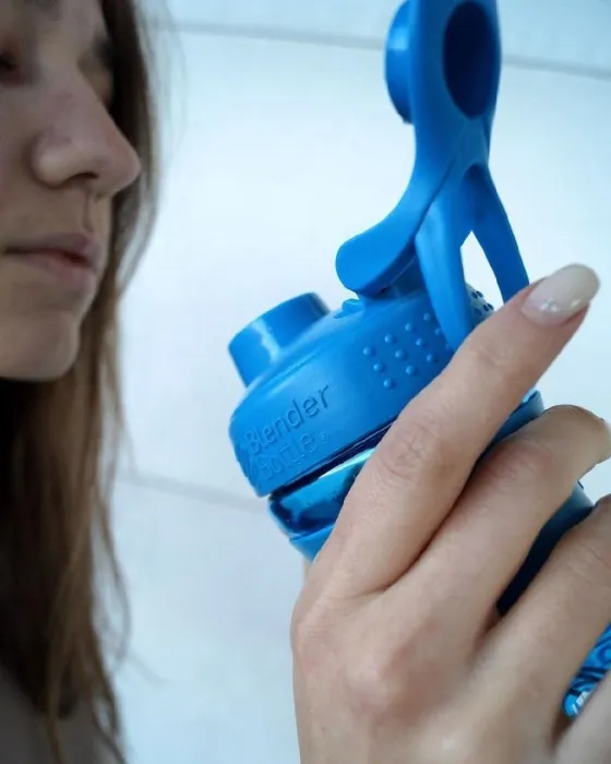 Шейкер спортивний (пляшка) BlenderBottle SportMixer Flip 28oz/820ml Cyan