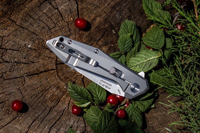 Ніж складаний туристичний Ruike P135-SF, (9.2 см) 14C28N / steel 420 сірий, укр, укр