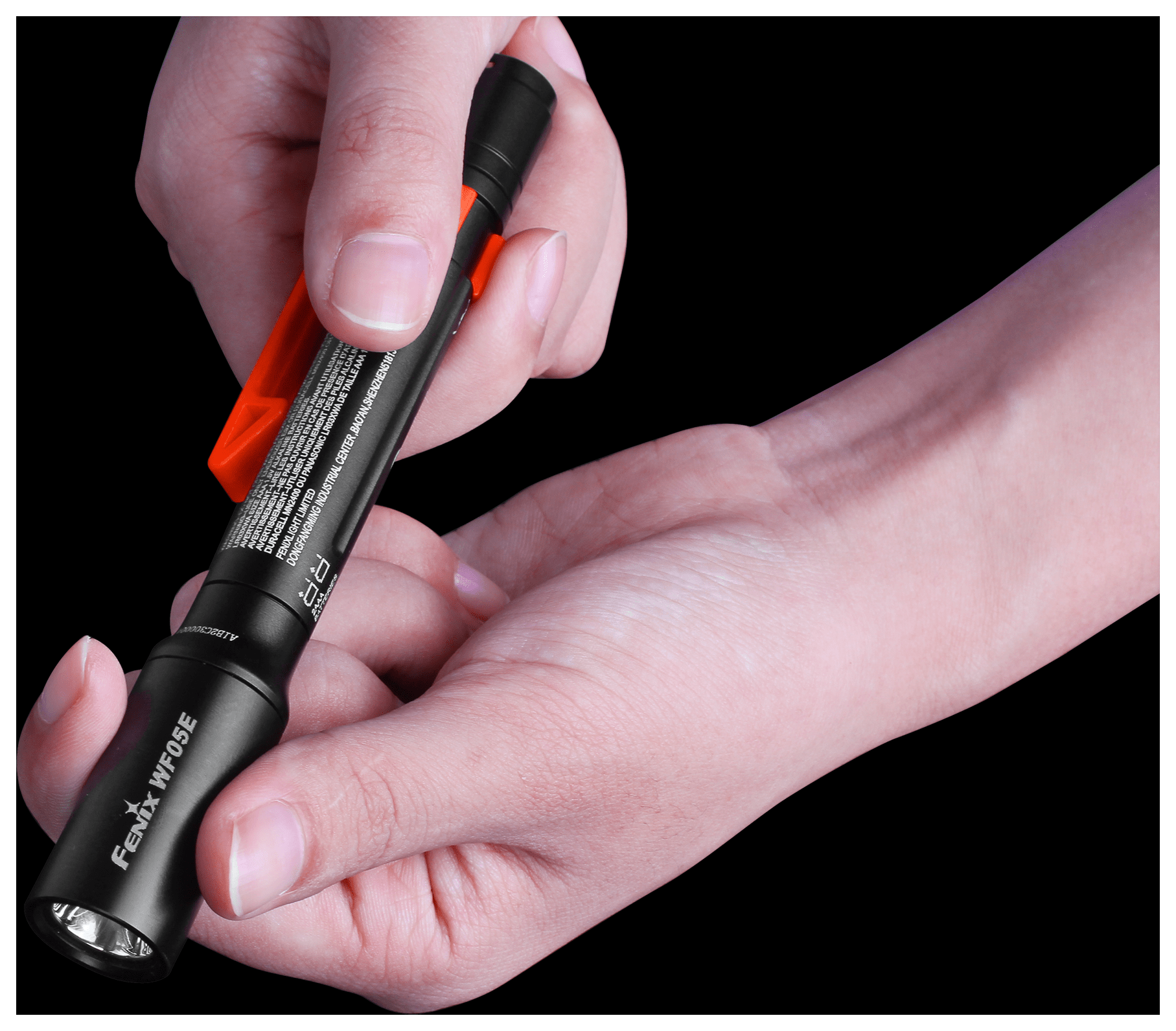 Фонарь ручной Fenix WF05E