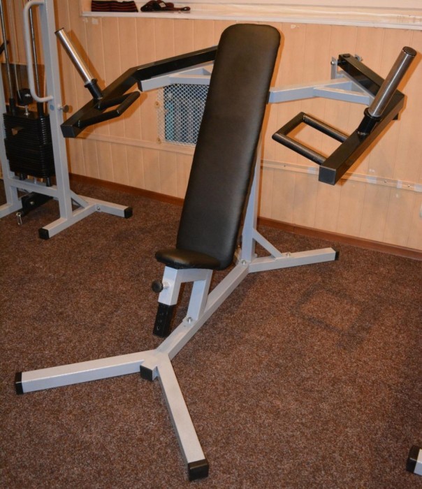 Хаммер сидячи, силова лава, важільний жим, укр, укр