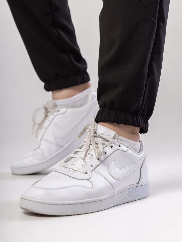 Черные джогера для мужчин. Мужские демисезонные легкие брюки джогеры Pobedov Savaya