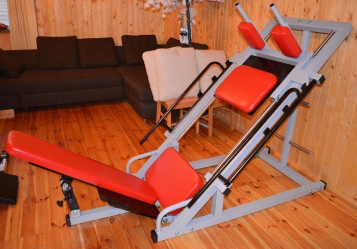 Жим ногами та Гакк-машина 2 в 1