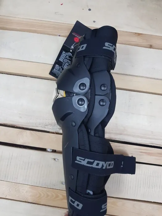 Мотонаколінники та налокітники Scoyco K17H17