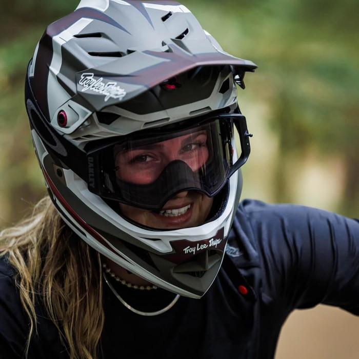 Велосипедный шлем TLD D4 POLYACRYLITE HELMET; SHADOW [BLACK] L