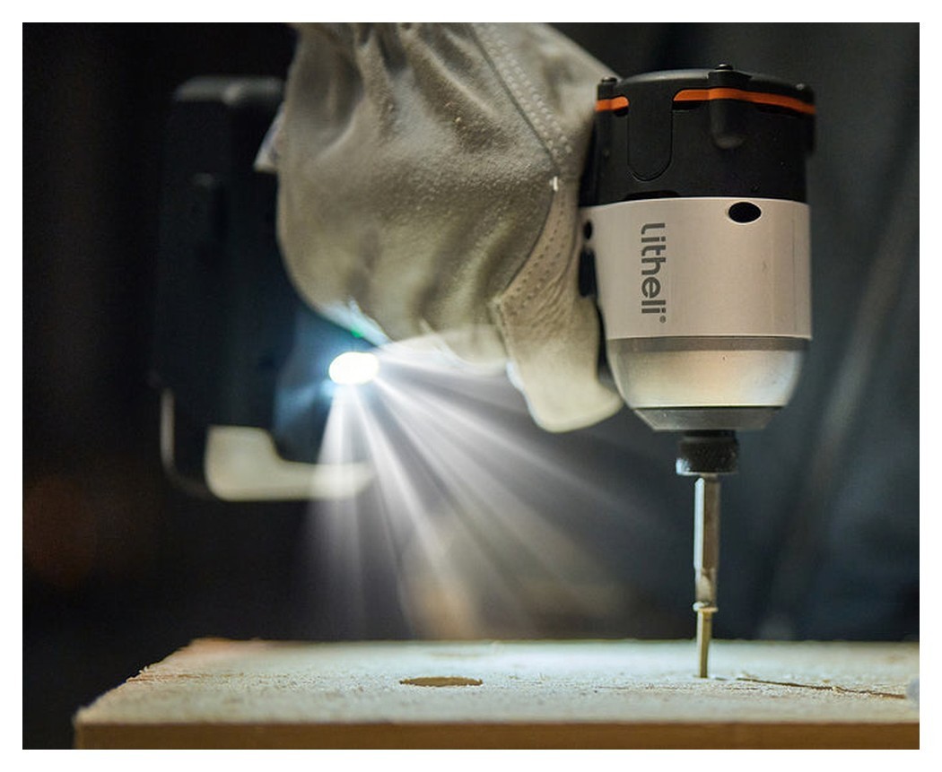 Аккумуляторный ударный вертолет Litheli бесщеточный, питание от павербанка (УМБ Litheli Power Bank 10000 mAh, 45 W, 2А в комплекте)