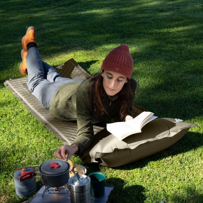 Килимок самонадувний одномісний з подушкою Naturehike CNK2300DZ014, 60мм, темно-зелений, укр, укр