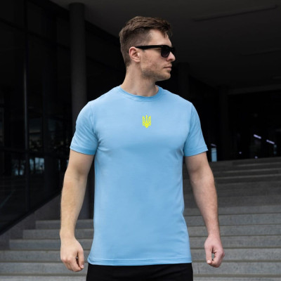 Футболка мужская однотонная голубая Pobedov Peremoga - Наклейка Герб 4см желтая