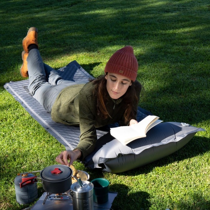 Килимок самонадувний одномісний з подушкою Naturehike CNK2300DZ014, 60мм, графіт, укр, укр