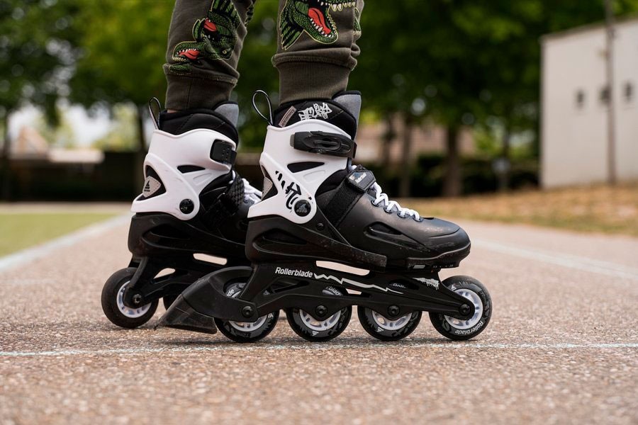 Роликові коньки дитячі Rollerblade FURY 29-33 (185-210мм) Black/white (07067000), укр, укр