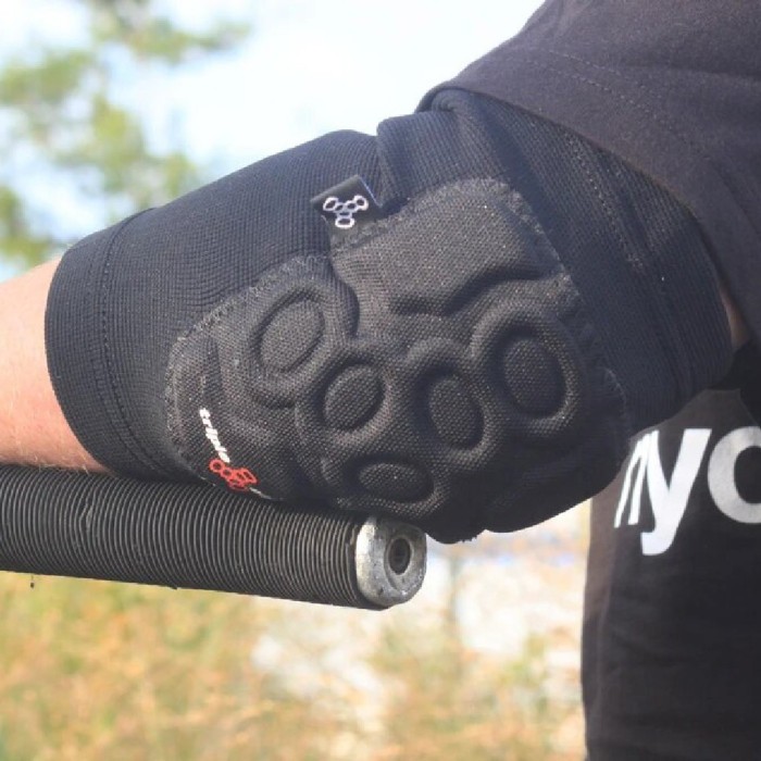 Налокітники Triple8 Covert Elbow