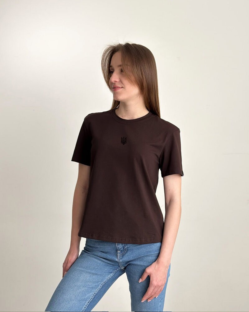 Шоколадная женская базовая футболка Pobedov Freedom. Хлопковая трендовая шоколадная женская футболка