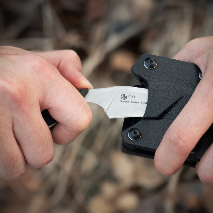 Ніж фіксований туристичний Ruike FS68, (8.6 см) 14C28N / G10 чорний, укр, укр