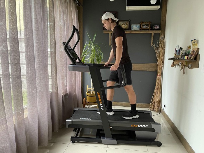 Бігова доріжка FitLogic CM1802, укр, укр