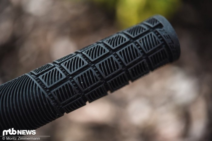 Грипси ODI Reflex v2.1 Lock-On MTB Closed End 135mm Gray, укр, укр