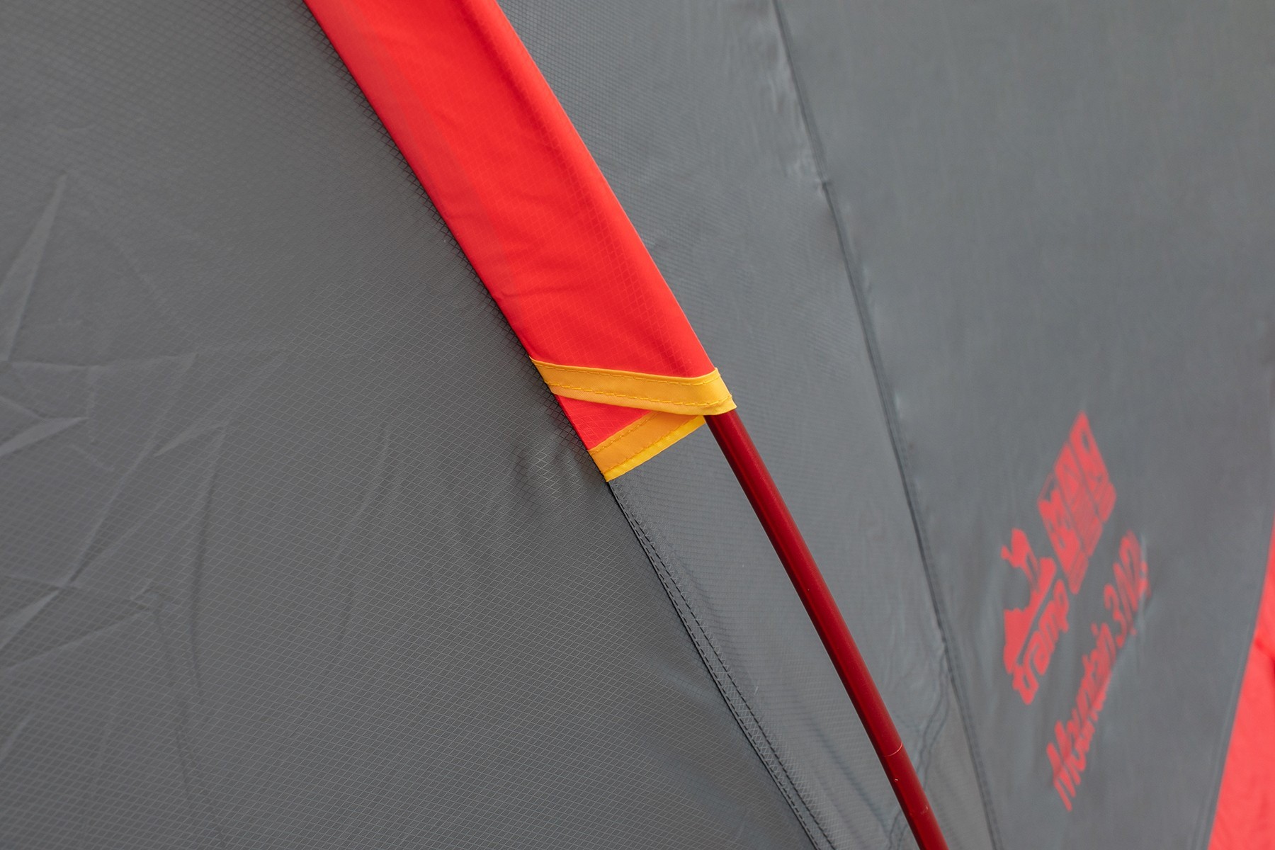 Палатка Tramp Mountain 4 (V2) серая/красная (TRT-024)